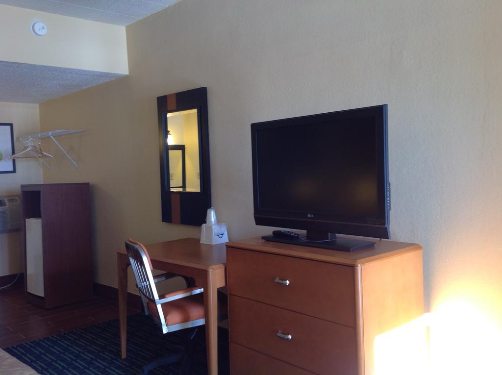 ריצ'מונד Diamond Inn & Suites מראה חיצוני תמונה