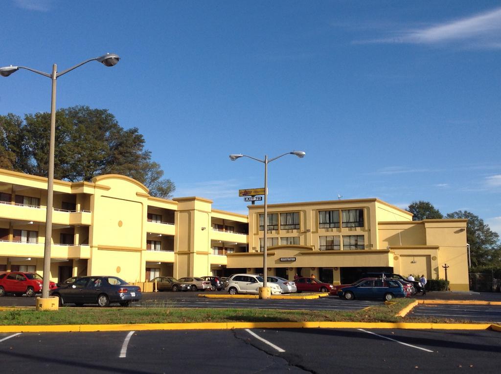 ריצ'מונד Diamond Inn & Suites מראה חיצוני תמונה