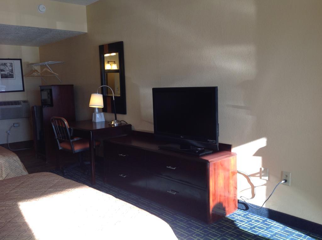 ריצ'מונד Diamond Inn & Suites מראה חיצוני תמונה