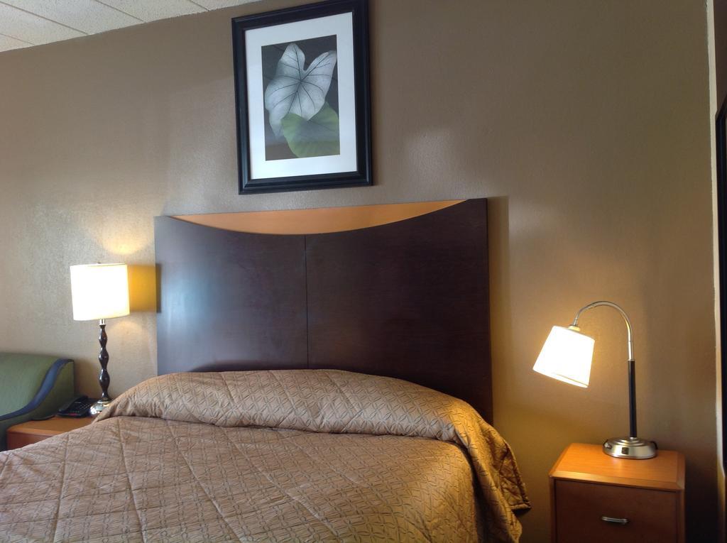 ריצ'מונד Diamond Inn & Suites מראה חיצוני תמונה
