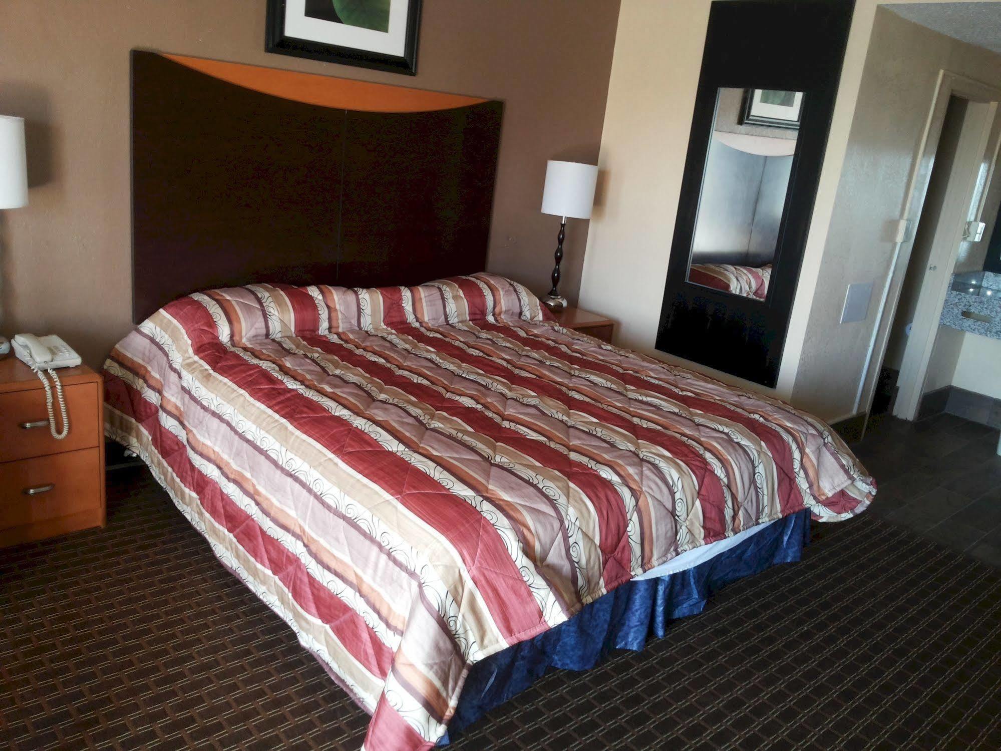 ריצ'מונד Diamond Inn & Suites מראה חיצוני תמונה