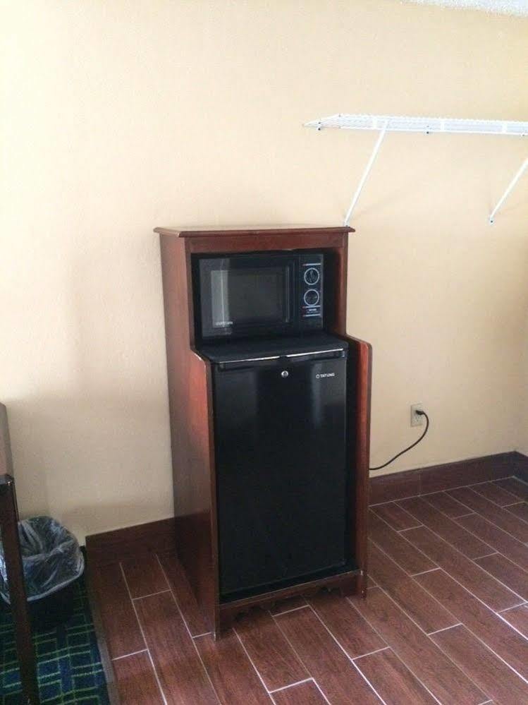 ריצ'מונד Diamond Inn & Suites מראה חיצוני תמונה